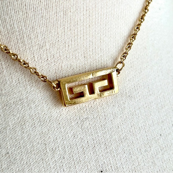 Givenchy Necklace - Picture 10 of 10
